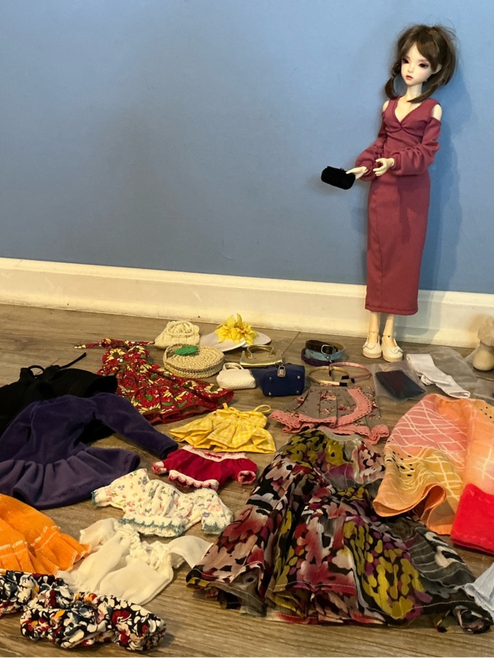 Lot of 33 Piece BJD Brown Hair Doll, Clothes, Shoes, Purses & Stand